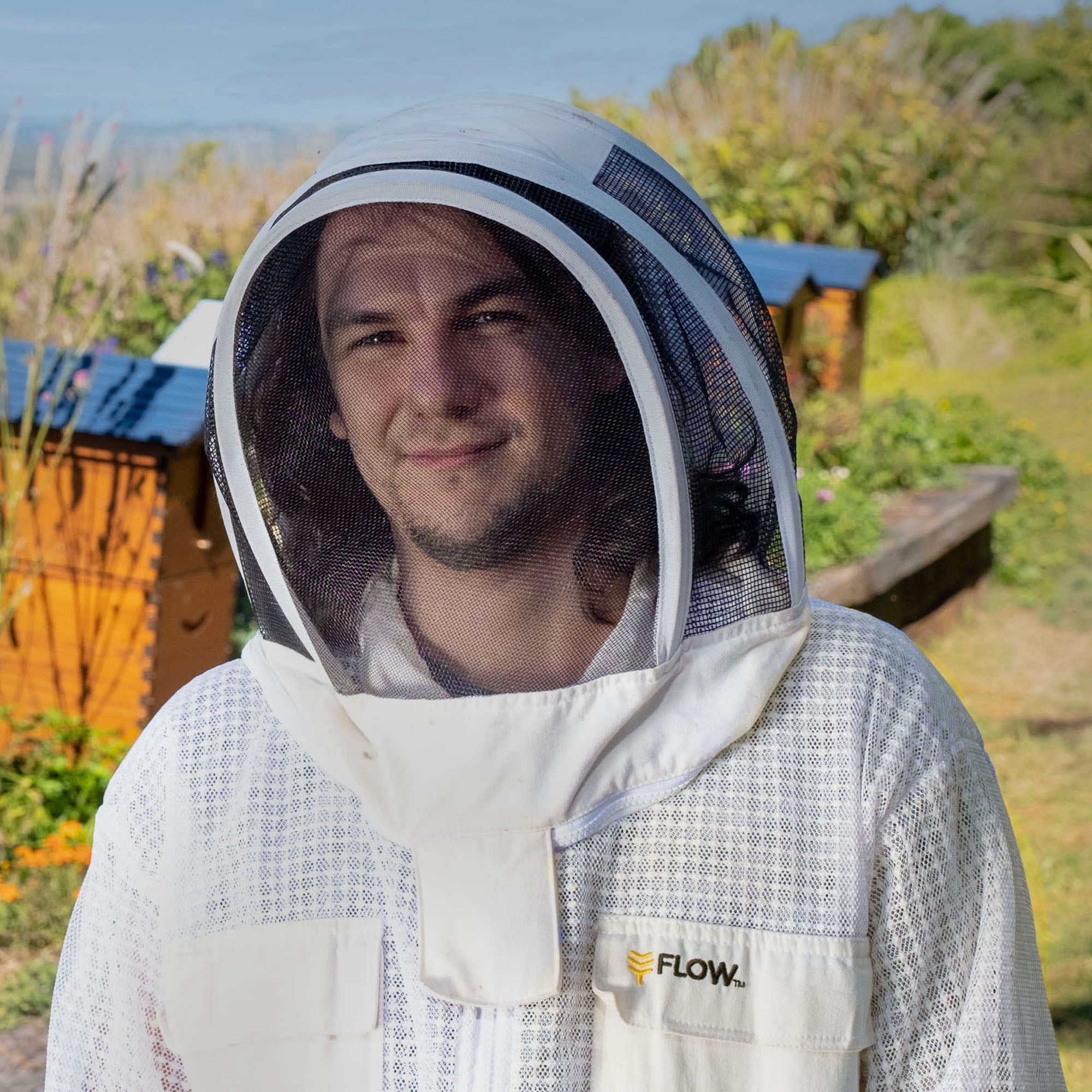 Bee Suits & Beekeeping Protective Wear - Flow Hive US