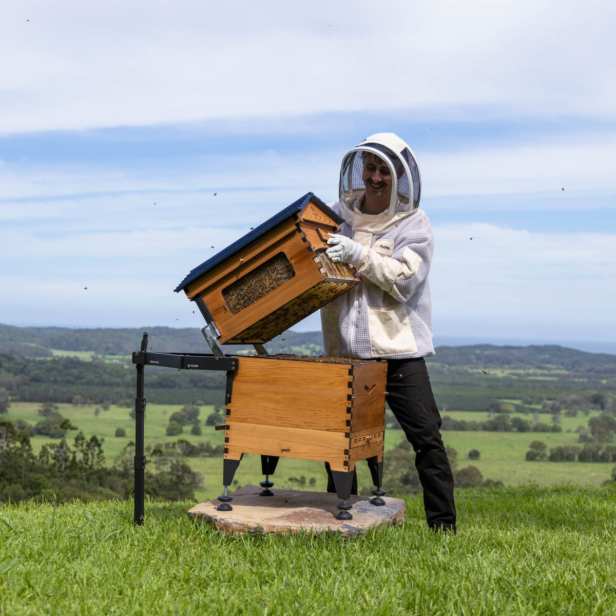 Spring Guide for Experienced Beekeepers - Flow Hive US