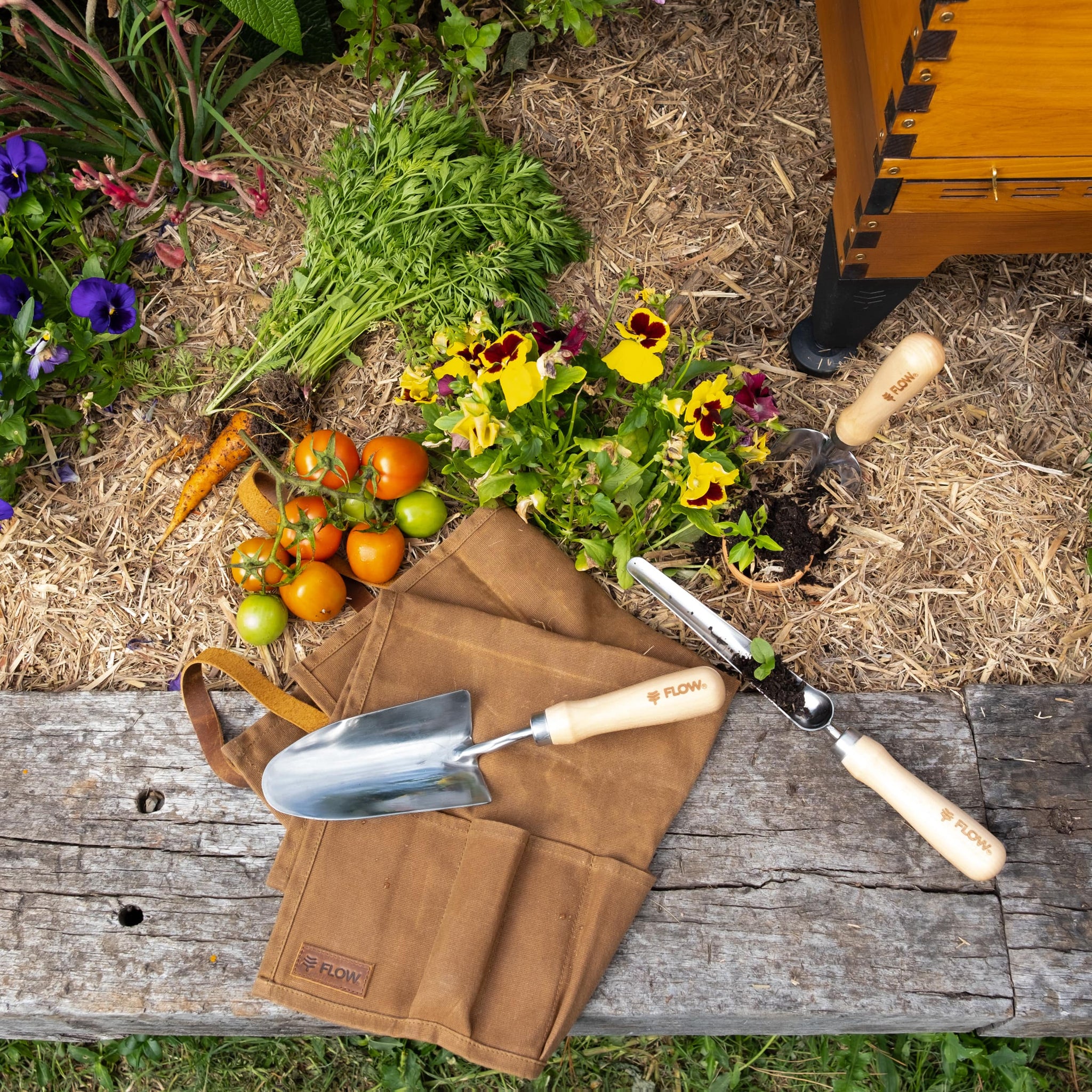 Flowing Tools Flow Garden Tools | Essential Tools For Gardening - Flow Hive US